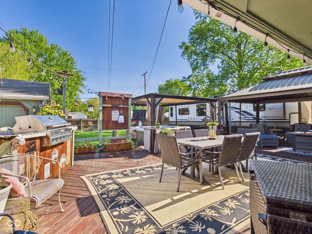 318 Vasbinder Drive, Chesterfield, IN 46017
