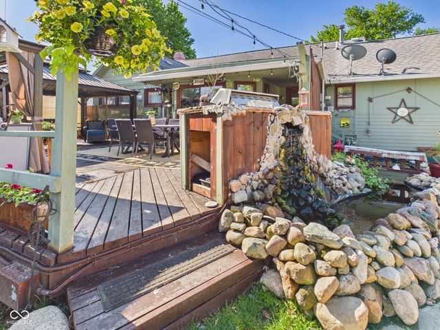 318 Vasbinder Drive, Chesterfield, IN 46017