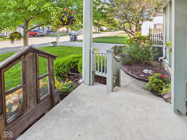 318 Vasbinder Drive, Chesterfield, IN 46017