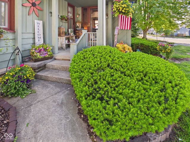 318 Vasbinder Drive, Chesterfield, IN 46017