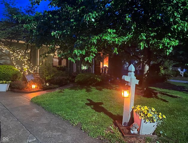 318 Vasbinder Drive, Chesterfield, IN 46017