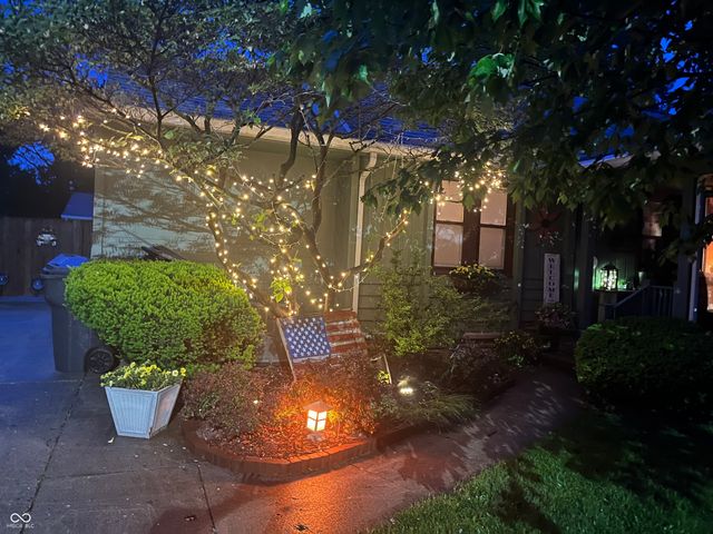 318 Vasbinder Drive, Chesterfield, IN 46017
