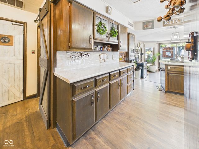 318 Vasbinder Drive, Chesterfield, IN 46017