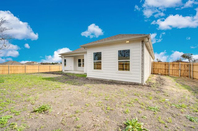 340 E Marshall Court, Palmer, TX 75152