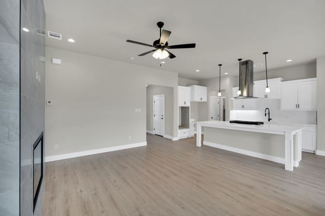 340 E Marshall Court, Palmer, TX 75152