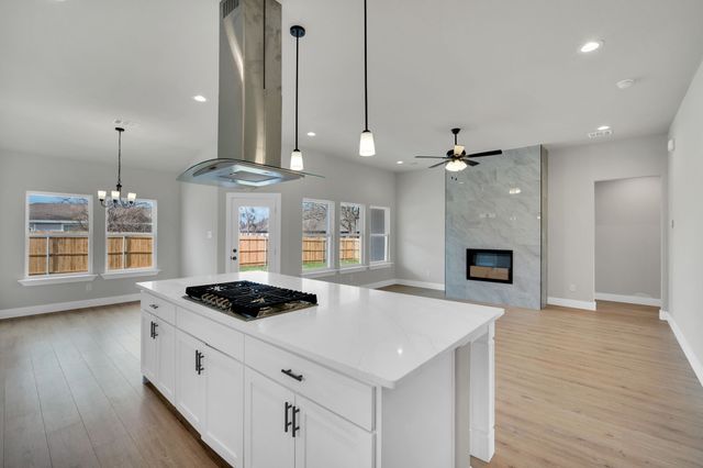 340 E Marshall Court, Palmer, TX 75152