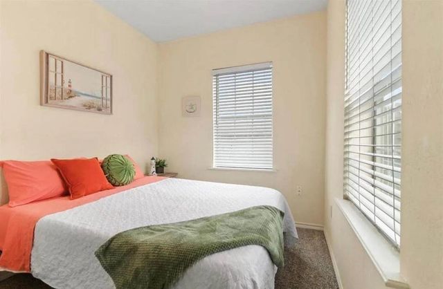 3905 Avenue L, Galveston, TX 77550