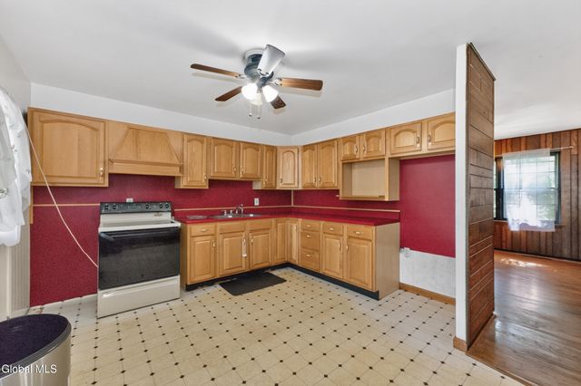 22 Mildred Lane, Colonie, NY 12110