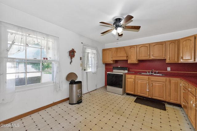 22 Mildred Lane, Colonie, NY 12110