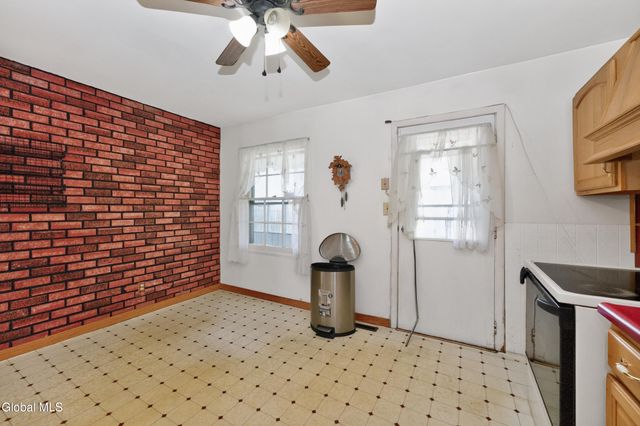 22 Mildred Lane, Colonie, NY 12110