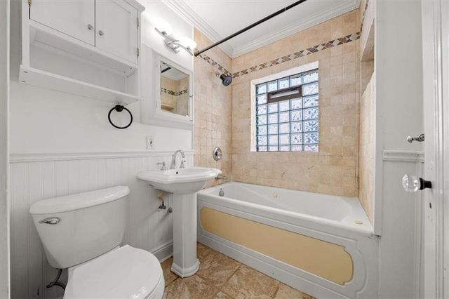 311 E 43rd Street 3W, Kansas City, MO 64111