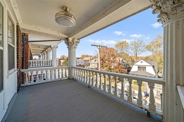 311 E 43rd Street 3W, Kansas City, MO 64111