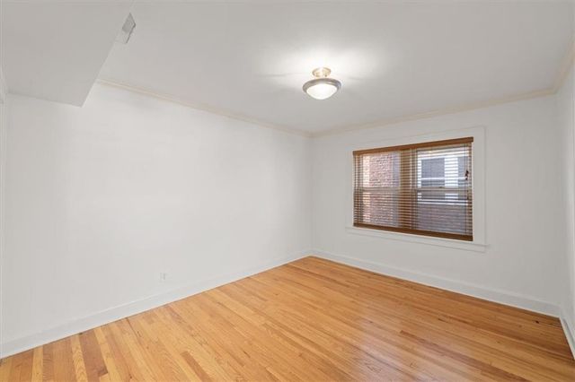 311 E 43rd Street 3W, Kansas City, MO 64111