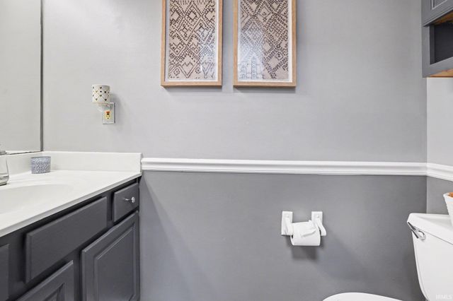 57279 Pine View Drive, South Bend, IN 46619