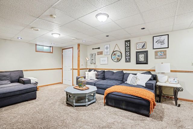 57279 Pine View Drive, South Bend, IN 46619