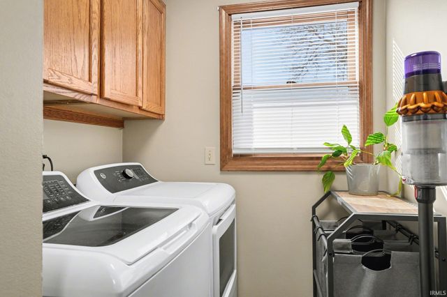 57279 Pine View Drive, South Bend, IN 46619