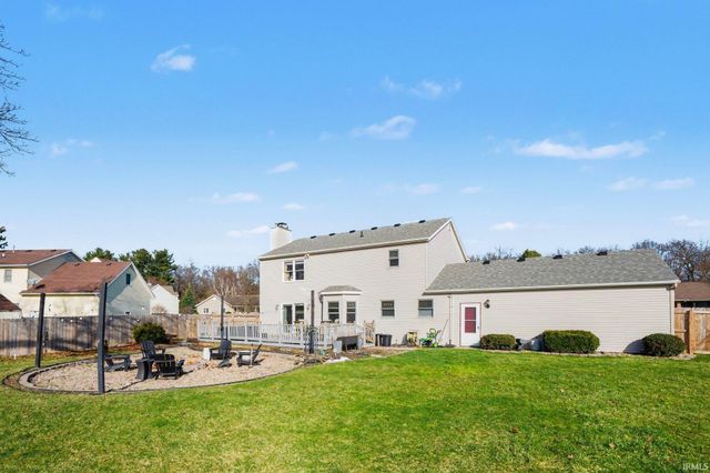 57279 Pine View Drive, South Bend, IN 46619