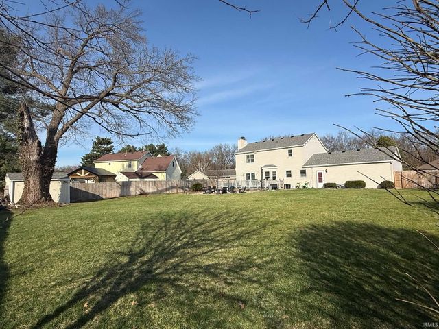 57279 Pine View Drive, South Bend, IN 46619