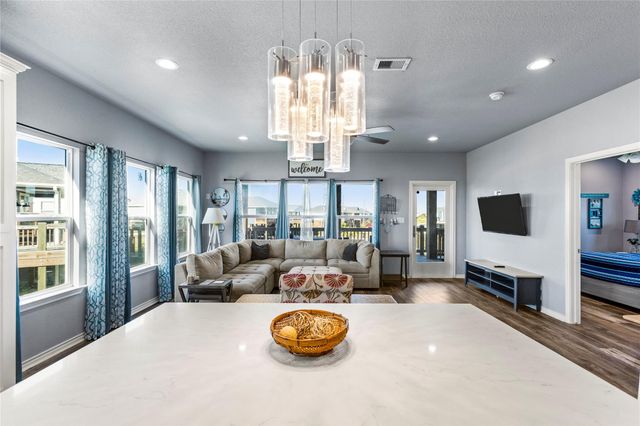 3260 Hidden Gold, Crystal Beach, TX 77650