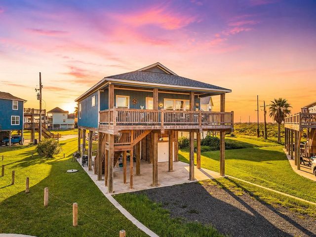 3260 Hidden Gold, Crystal Beach, TX 77650