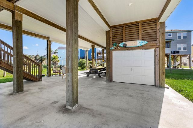 3260 Hidden Gold, Crystal Beach, TX 77650