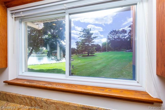 6361 Emerald Lake Drive, Troy, MI 48085