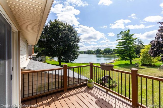 6361 Emerald Lake Drive, Troy, MI 48085