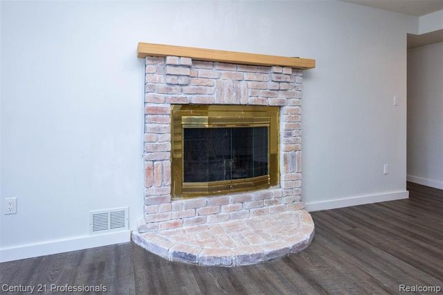 6361 Emerald Lake Drive, Troy, MI 48085