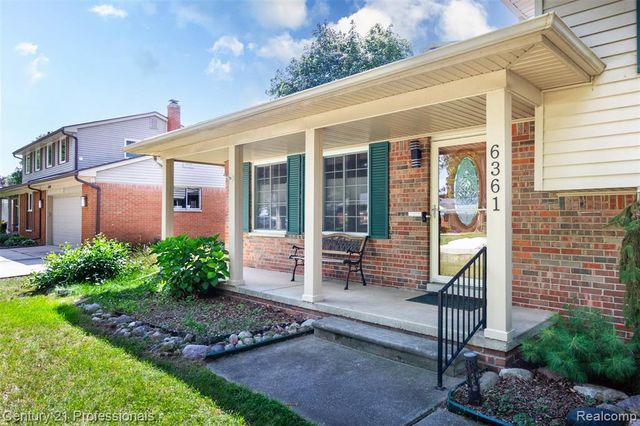 6361 Emerald Lake Drive, Troy, MI 48085