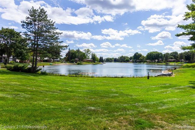 6361 Emerald Lake Drive, Troy, MI 48085
