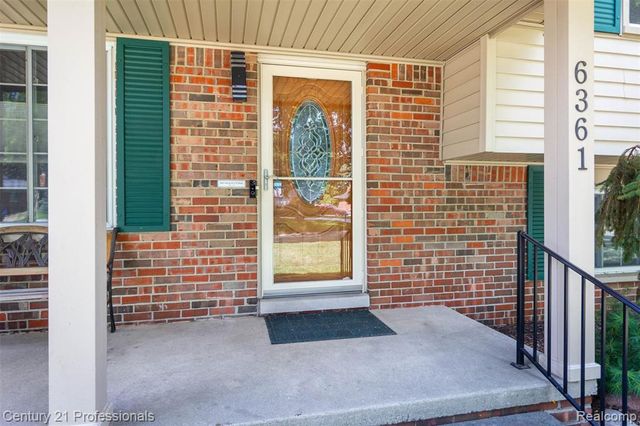 6361 Emerald Lake Drive, Troy, MI 48085