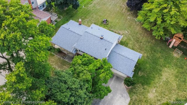 6361 Emerald Lake Drive, Troy, MI 48085