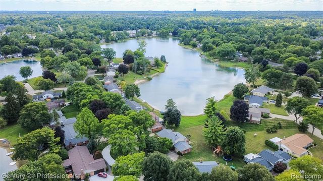 6361 Emerald Lake Drive, Troy, MI 48085