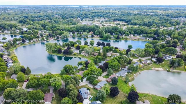 6361 Emerald Lake Drive, Troy, MI 48085