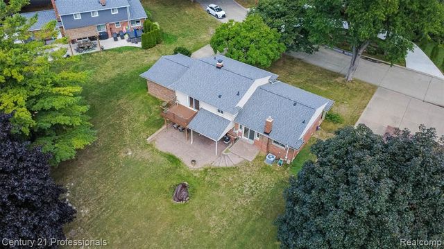 6361 Emerald Lake Drive, Troy, MI 48085