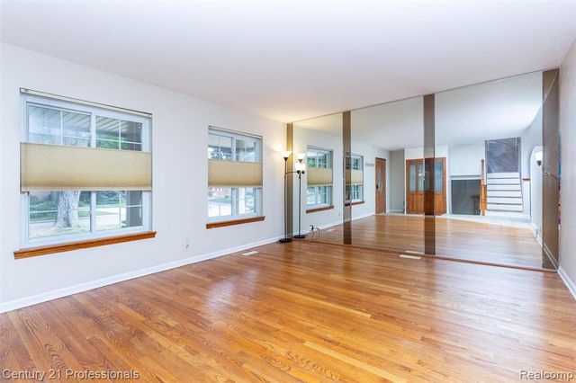 6361 Emerald Lake Drive, Troy, MI 48085