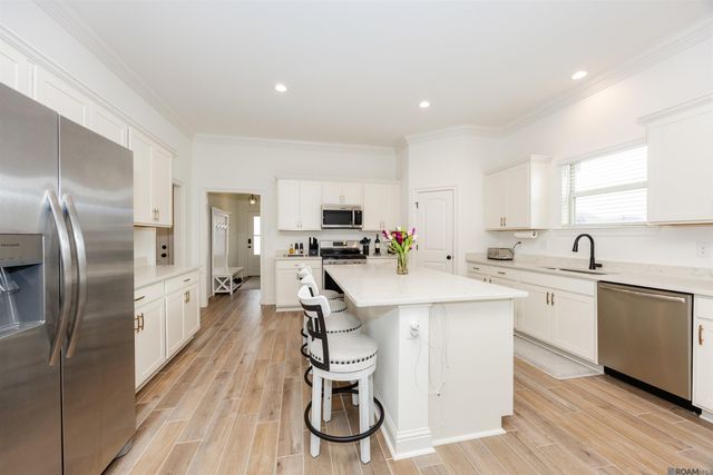 17208 Tidewater Ln, Baton Rouge, LA 70810