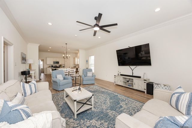 17208 Tidewater Ln, Baton Rouge, LA 70810