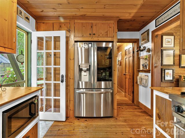 85 Chestnut Hill Road, Gerton, NC 28735