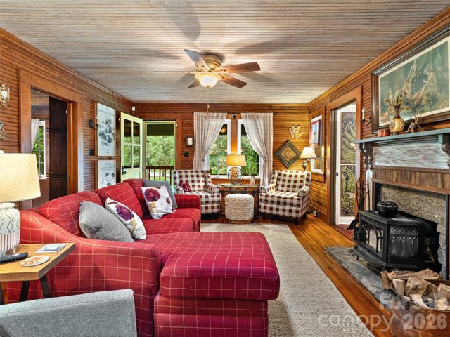 85 Chestnut Hill Road, Gerton, NC 28735