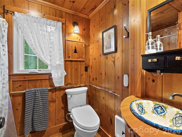 85 Chestnut Hill Road, Gerton, NC 28735