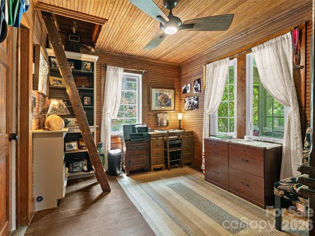 85 Chestnut Hill Road, Gerton, NC 28735