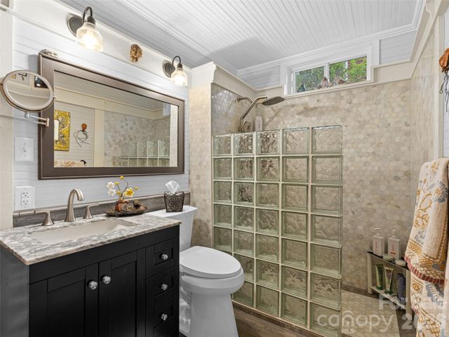 85 Chestnut Hill Road, Gerton, NC 28735