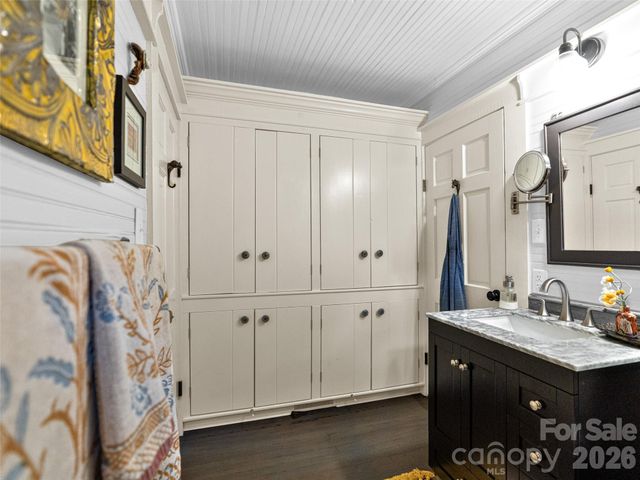 85 Chestnut Hill Road, Gerton, NC 28735