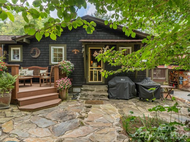 85 Chestnut Hill Road, Gerton, NC 28735