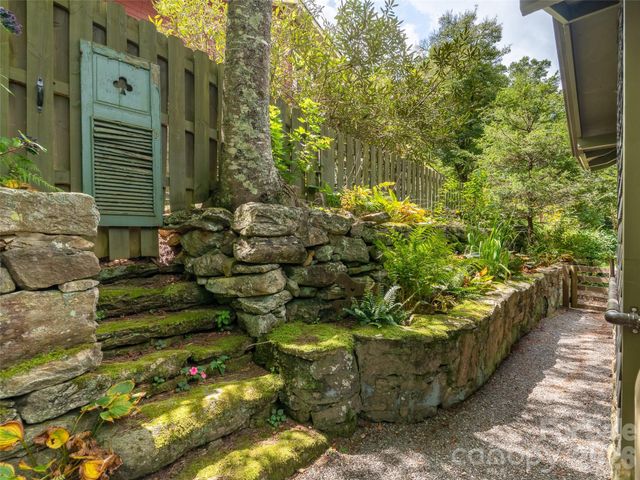 85 Chestnut Hill Road, Gerton, NC 28735
