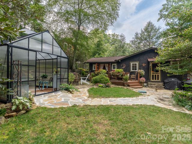 85 Chestnut Hill Road, Gerton, NC 28735