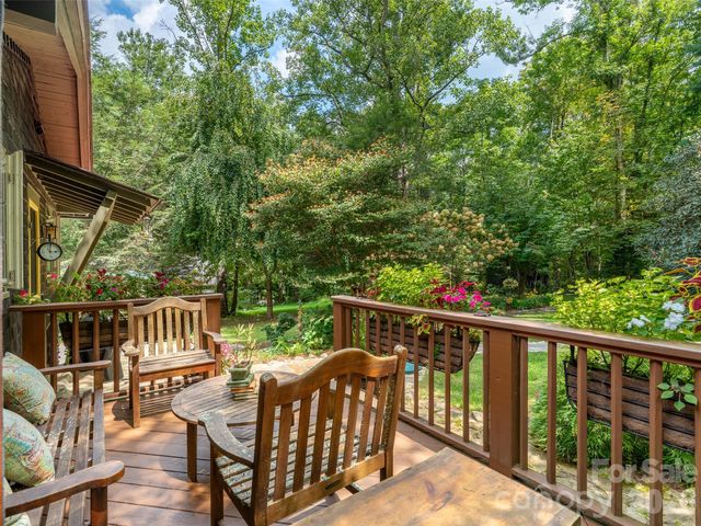 85 Chestnut Hill Road, Gerton, NC 28735