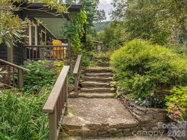 85 Chestnut Hill Road, Gerton, NC 28735