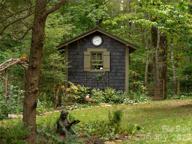 85 Chestnut Hill Road, Gerton, NC 28735